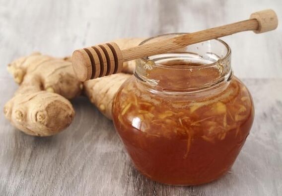 Miel natural combinada con raíz de jengibre para mayores beneficios